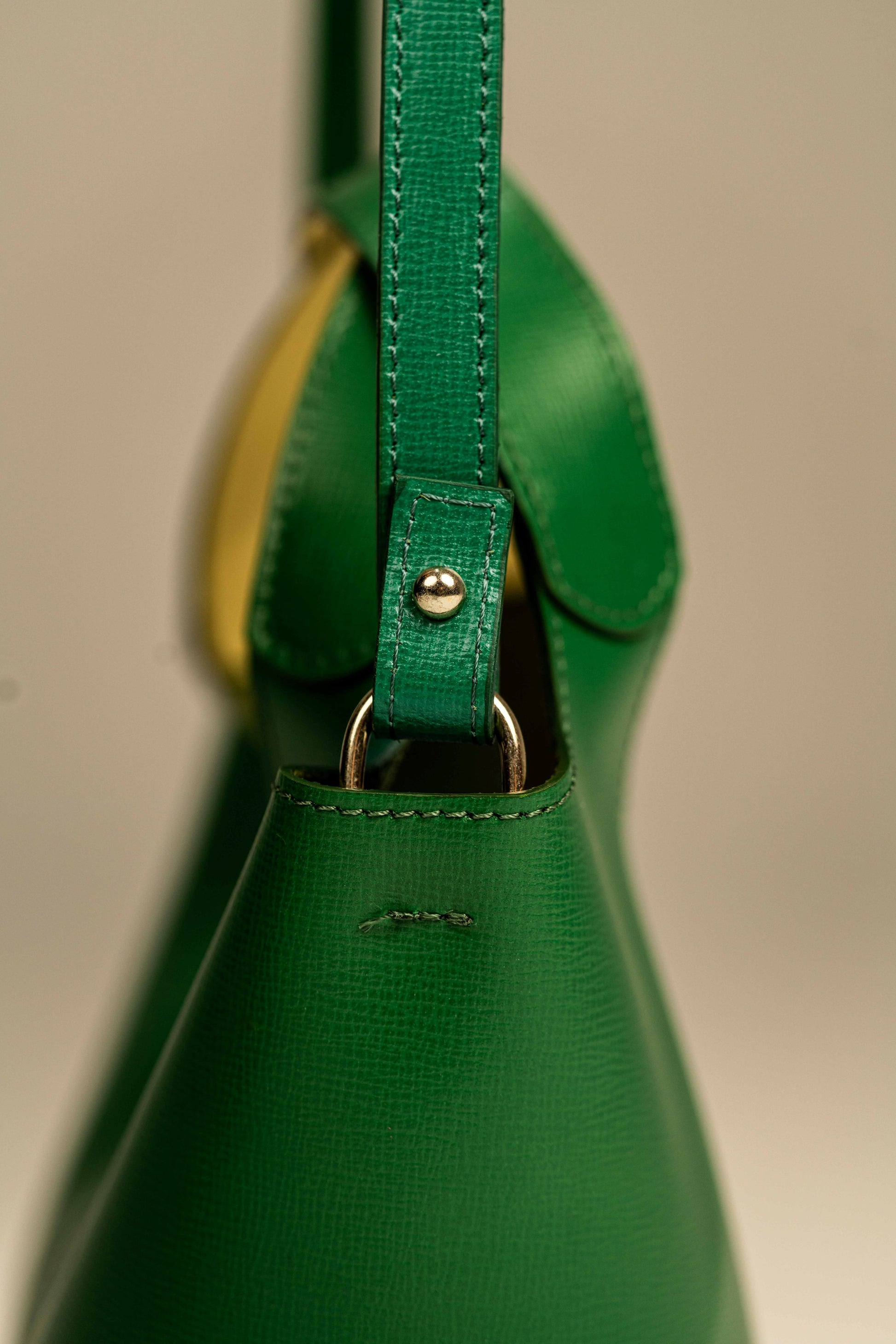 Jade - Vert Olive ( cuir saffiano )
