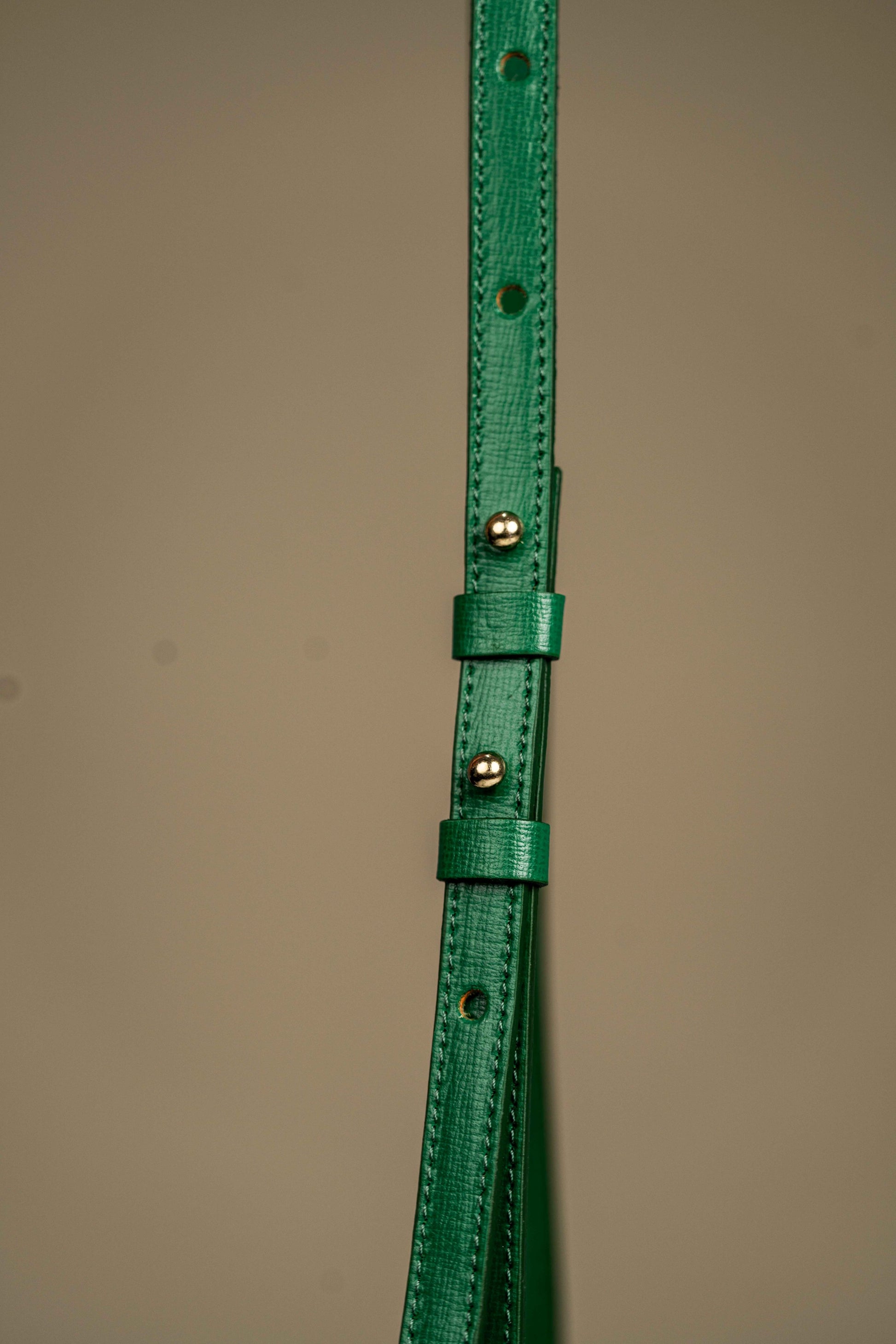 Jade - Vert Olive ( cuir saffiano )