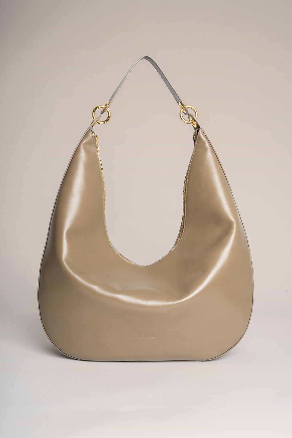 Carrie Medium – Greige